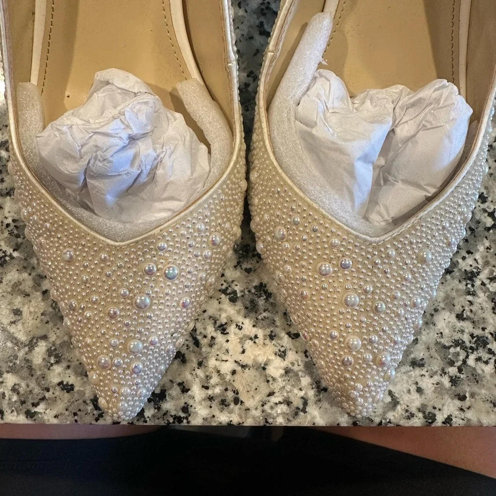 Betsey Johnson Clark Ivory bridal shoes - Picture 3 of 7